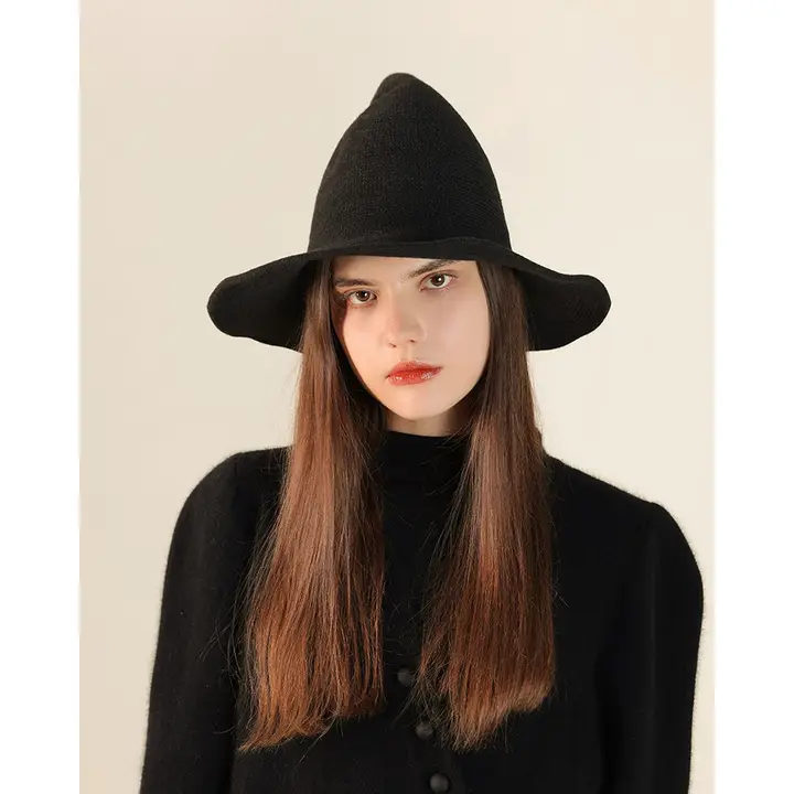 witch-hat---black-2.webp
