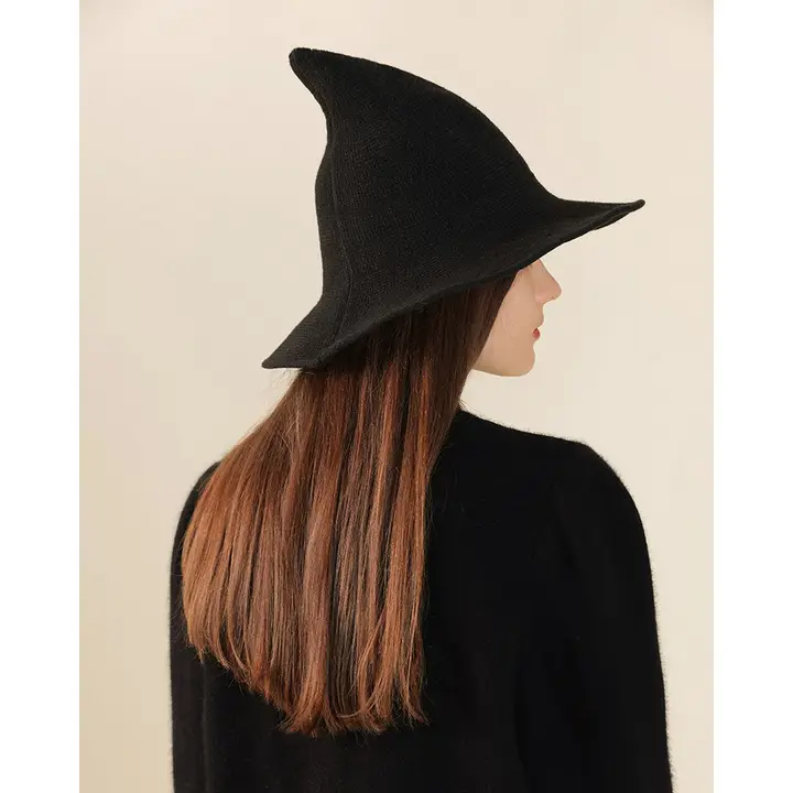 witch-hat---black-1.webp